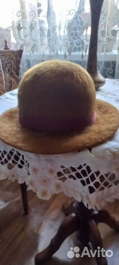 Винтажная шляпа горчичного цвета