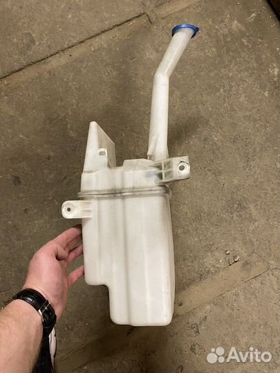 Бачок омывателя тойта авенсис