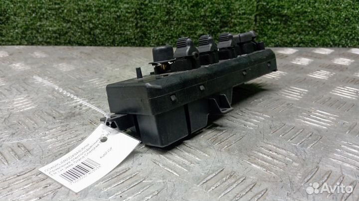 Блок управления стеклоподъемниками Jeep Grand Cherokee Левый Передний