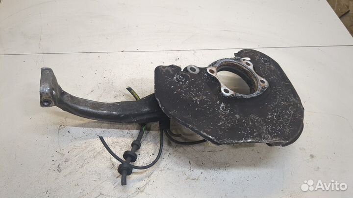 Поворотный кулак Audi Q5, 2010