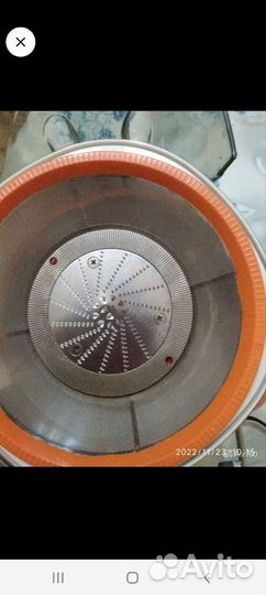 Соковыжималка центробежная