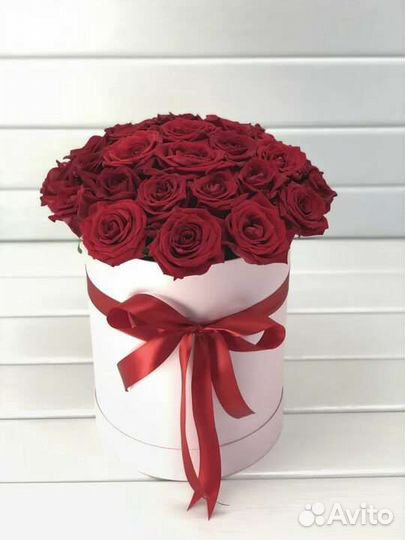 Розы в шляпной коробке