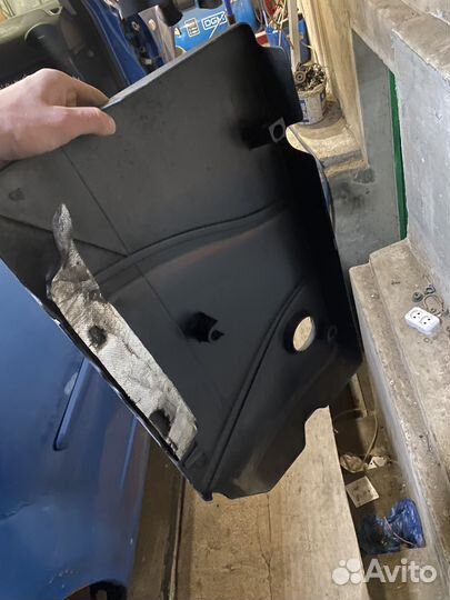 Крышка двигателя ford focus 2 2.0