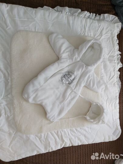 Продам 2 конверта на выписку