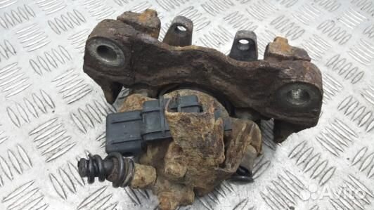 Суппорт тормозной задний левый volkswagen touareg