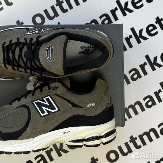 New Balance 2002R Gore Tex