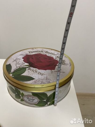 Коробка металлическая с розой