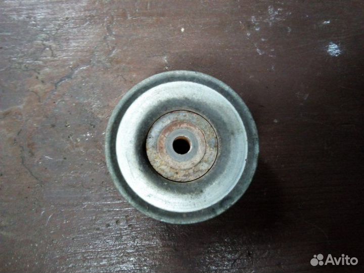 Ролик обводной Toyota Avensis 2 универсал 1.8