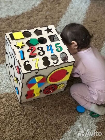 Развивающий Кубик Бизиборд