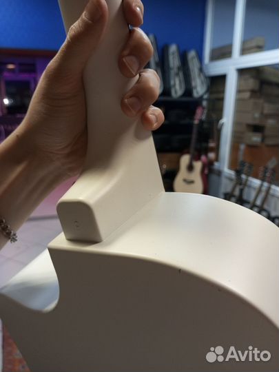 Гитара белая абсолютно новая