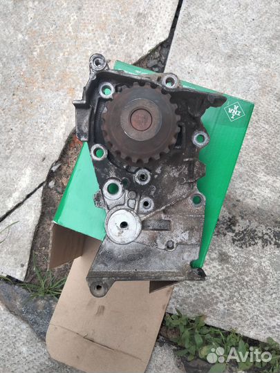 Помпа для renault megane/ Рено Сценик 1