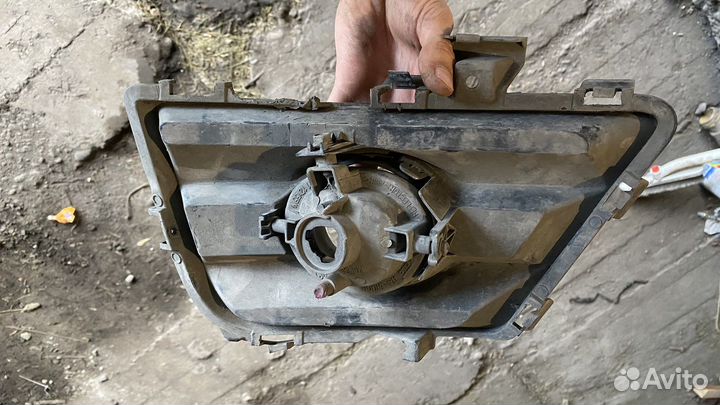 Противотуманая фара mazda 5