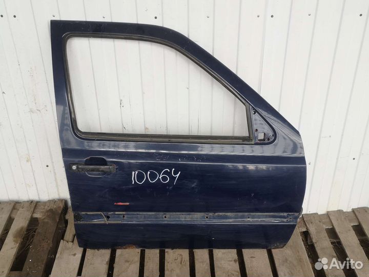 Дверь передняя правая Golf 3 /Vento