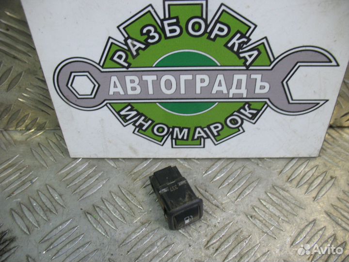 Кнопка открывания лючка бензобака Vw Golf 4