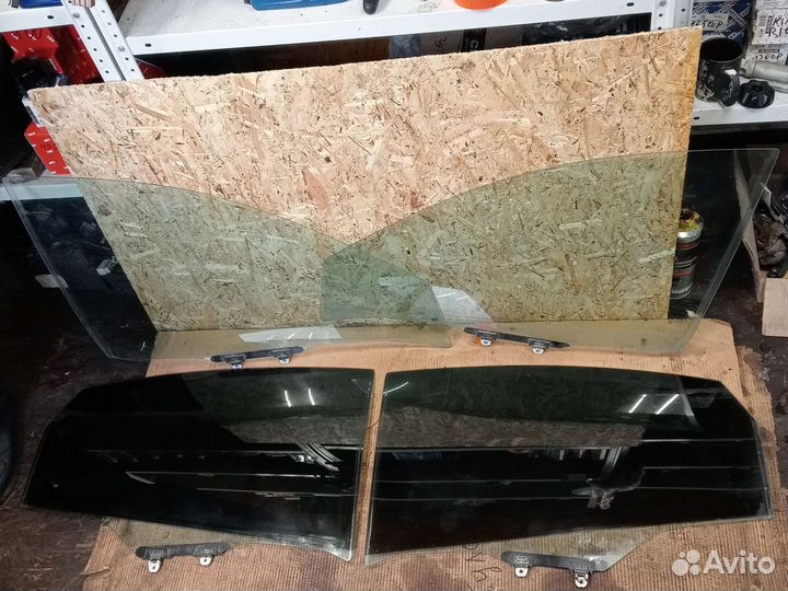 Стекло боковые Nissan Almera g15