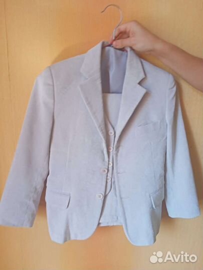 Костюм тройка