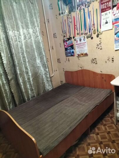 Кровать