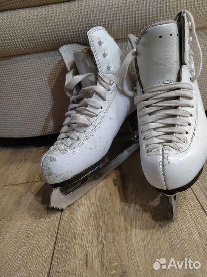 Фигурные коньки risport 235