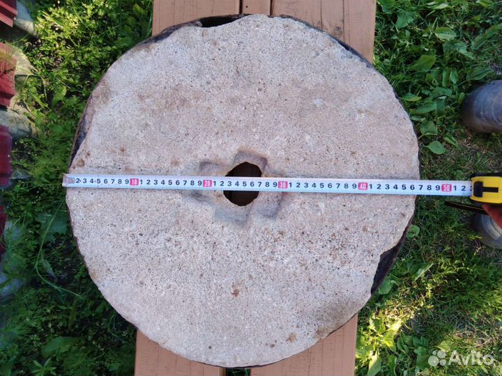 Каменные жернова