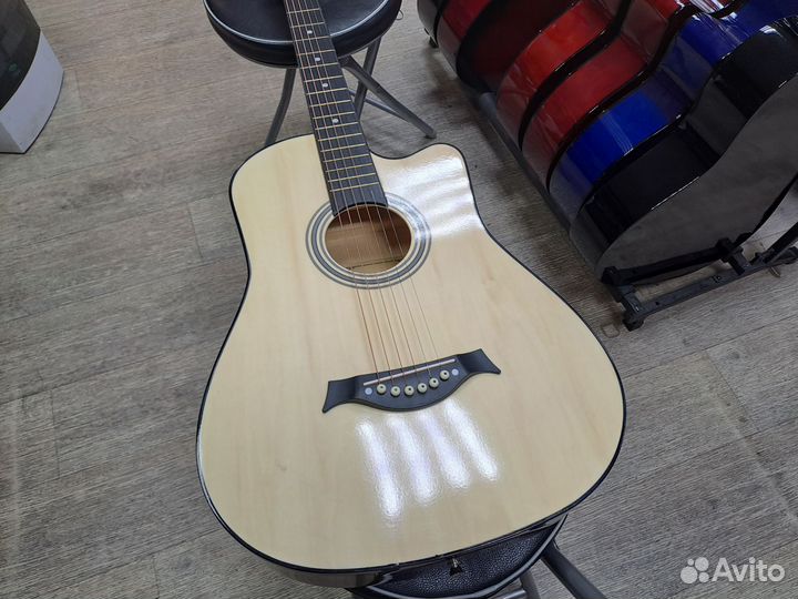 Гитара акустическая с металлическими струнами
