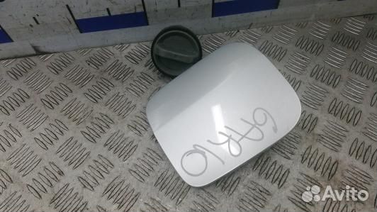 Лючок бака toyota RAV 4 ZCA2 (6AR10IC01)