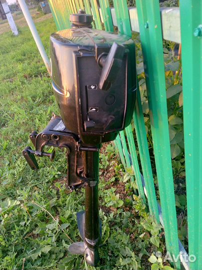 Подвесной лодочный мотор