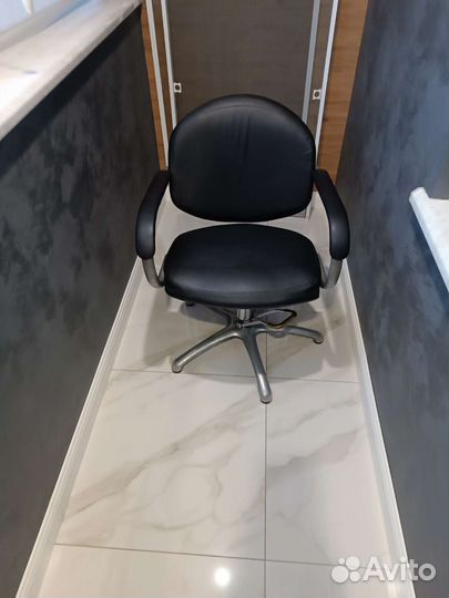 Парикмахерское кресло бу