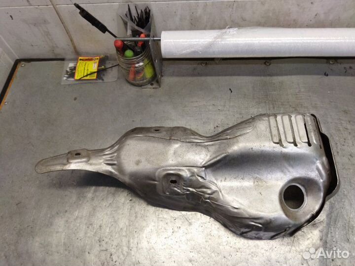 Экран тепловой Ford Focus 3 хетчбэк 1.0 Л 2013