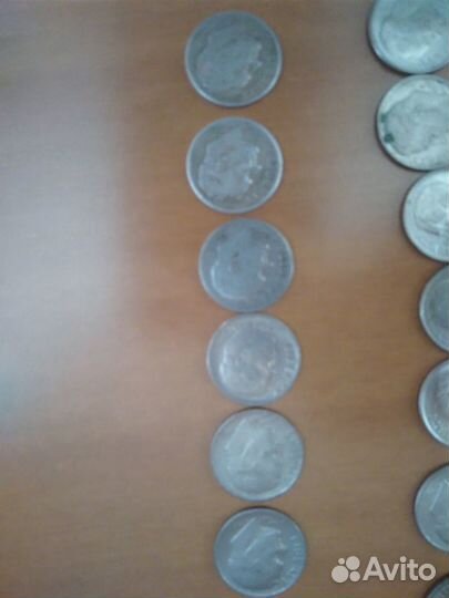 Монетки ONE dime 200 штук и 6 серебрянных