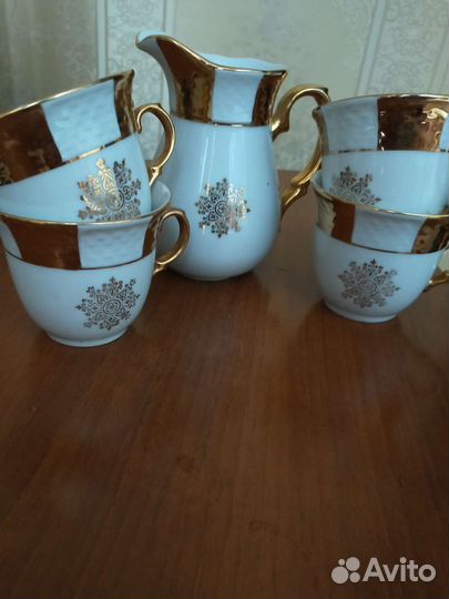 Фарфоровые чашки и молочник Чехословакия