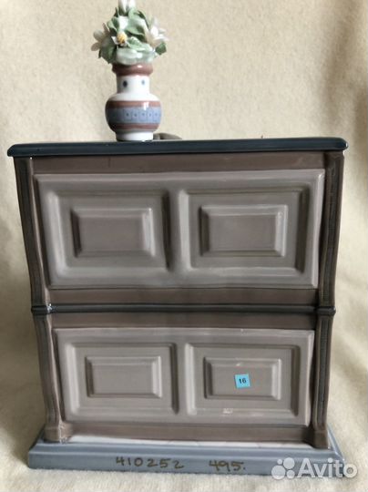 Фарфоровая статуэтка фирмы 