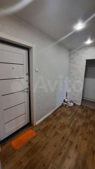 2-к. квартира, 50 м², 3/6 эт.