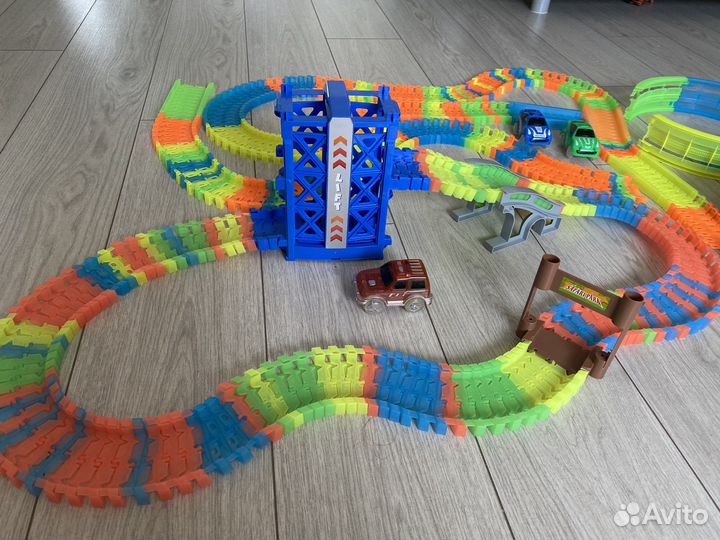 Гибкий трек с машинками