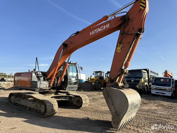 Гусеничный экскаватор Hitachi ZX200LC-5G, 2022