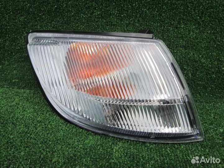 Габарит правый Nissan R'nessa N30