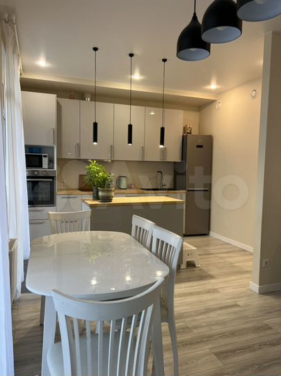 3-к. квартира, 100 м², 2/4 эт.