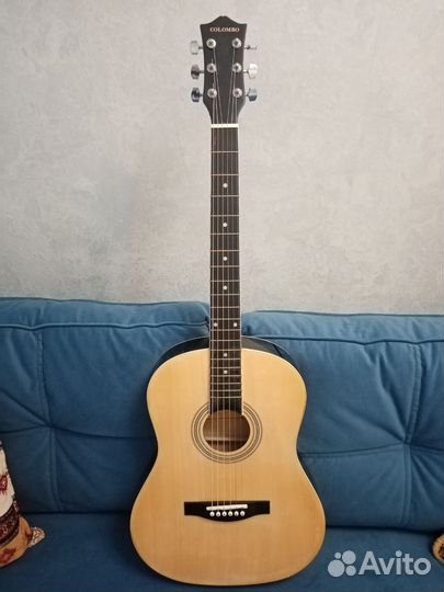 Акустическая гитара