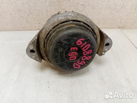 Подушка двигателя 22116768800