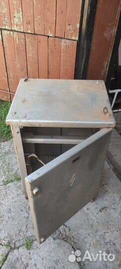 Шкаф металлический в гараж