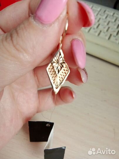 Золотые серьги
