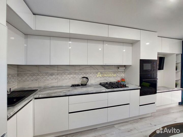 Кухонный гарнитур с зонированием