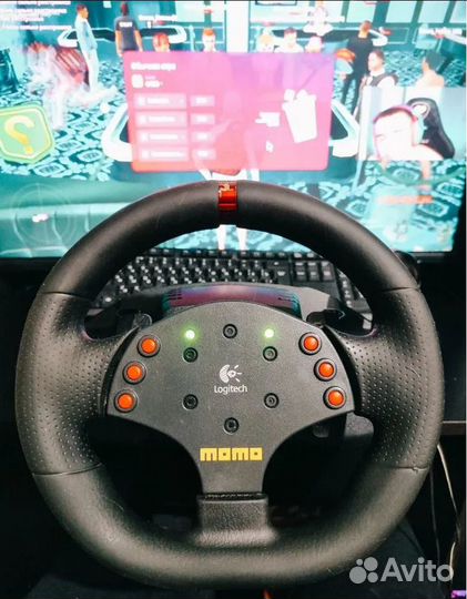 Игровой руль Logitech Momo 900