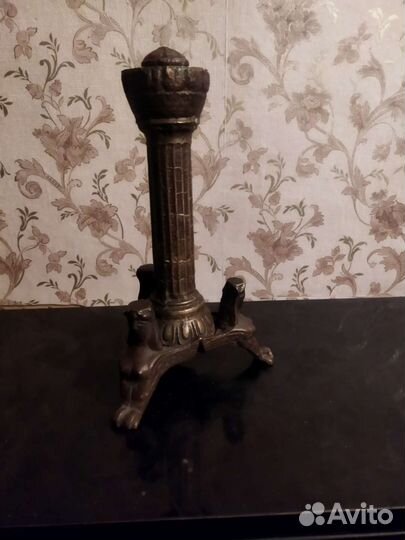 Старинный подсвечник