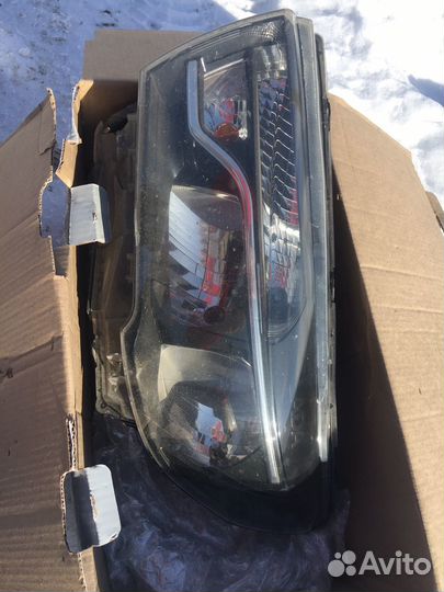 Фара передняя на LADA vesta