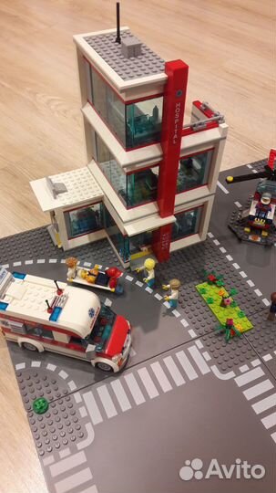 Больница Lego 60204 + 7280 + 7281