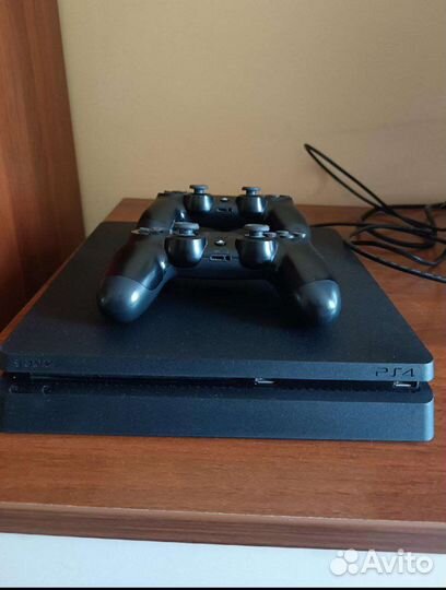 Sony PS4 slim 1tb, геймпады и игры в комплекте
