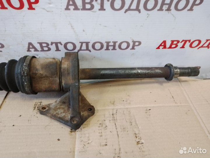 Полуось привод передний правый Nissan Almera Tino