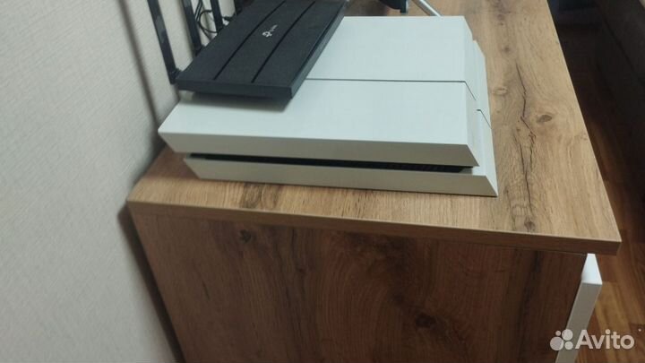 Игровая приставка ps4