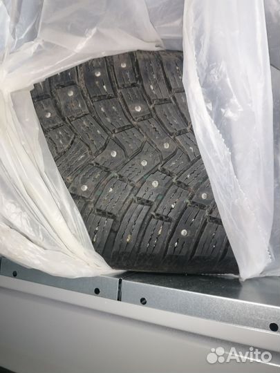 Continental IceContact 3 215/55 R17