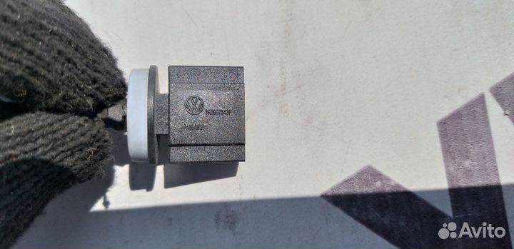 Датчик температурный Volkswagen Golf 5